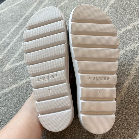 J/Slides Gray Stud EVA Beach Slides with Diamond Quilted Pattern - Picture 8 of 8